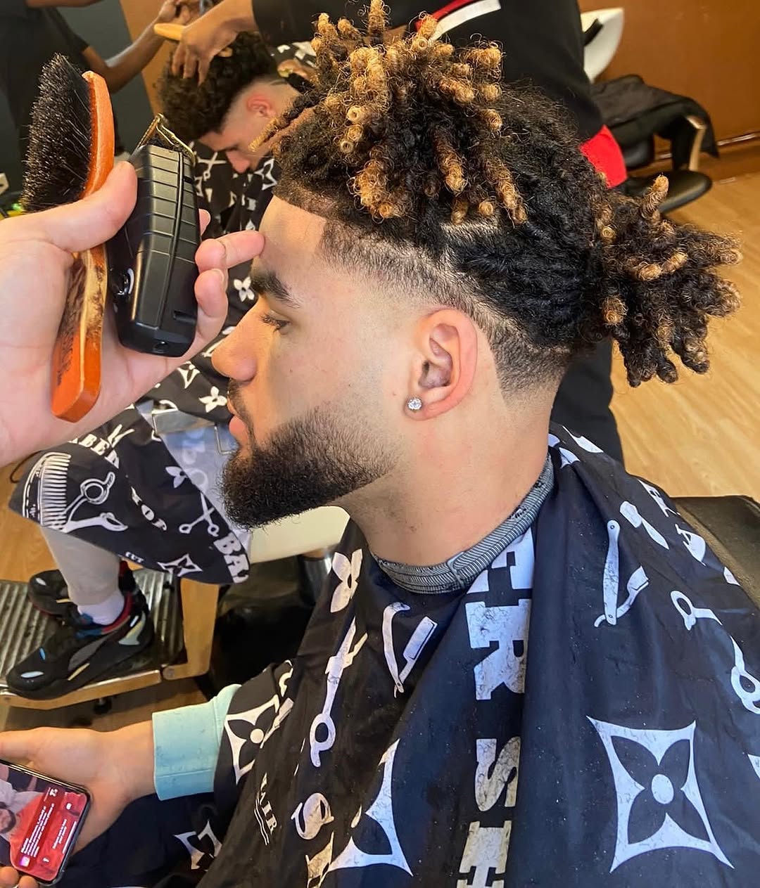 Salon La Joie Barber Concept